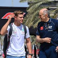 AlphaTauri-Teamchef macht weiter keinen Hehl daraus, dass er Mick Schumacher gern verpflichtet hätte. Warum er überstimmt wurde? Dazu gab es jüngst schon ein Wortgefecht zwischen Helmut Marko und Micks Onkel Ralf.