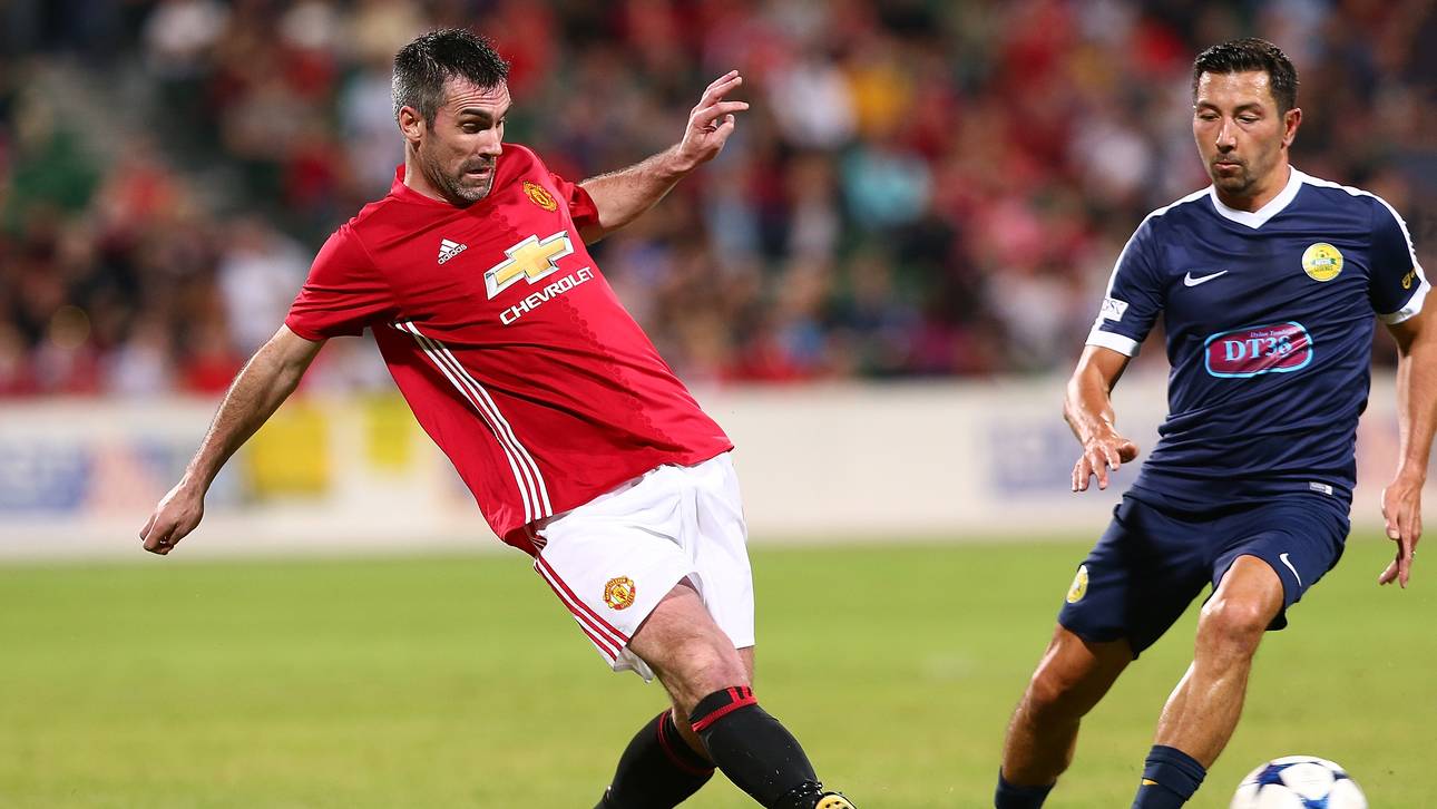 Ellbogencheck in Charity-Match