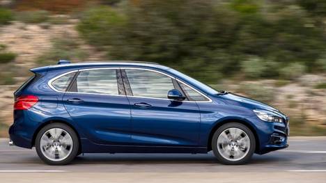 Der BMW versteht sich als sportlicher Van und wird je nach Modell bis zu 235 km/h schnell