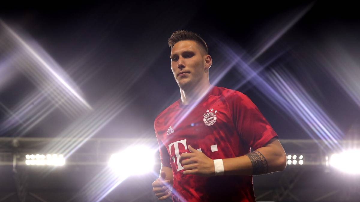 PLATZ 1 - FC BAYERN: 89,95 Euro