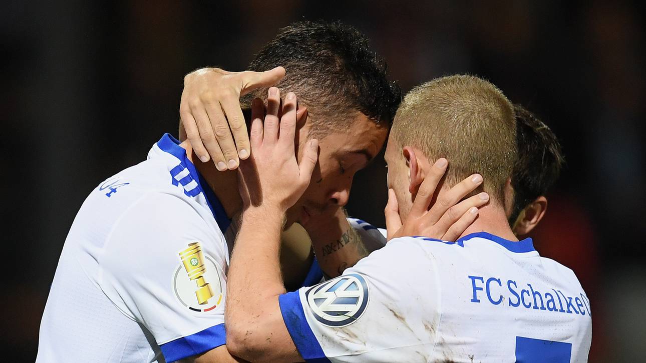 Schalke siegt souverän in Wiesbaden