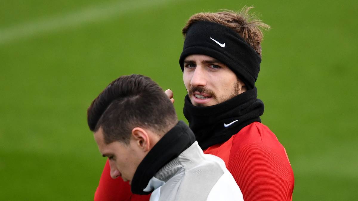 Galt das deutsche Duo bisher als mögliche Verkaufskandidaten im Sommer, könnte die sich anbahnende Tuchel-Verpflichtung eine neue Chance für die Nationalspieler sein. Denn mit einem Trainer, der ihre Sprache spricht, könnte der Wohlfühlfaktor für Draxler und Trapp noch einmal ansteigen