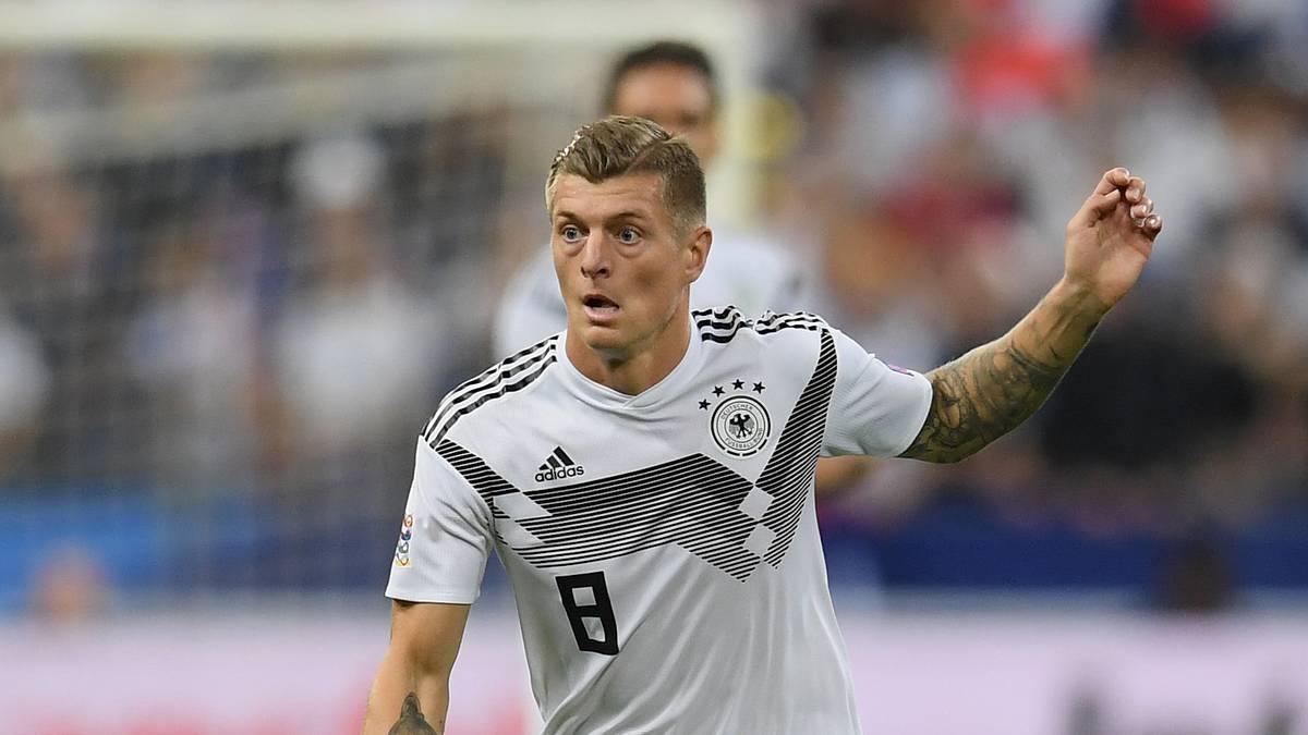 TONI KROOS: Die WM-Schmach steckte auch dem deutschen Mittelfeld-Ass noch eine ganze Weile in den Klamotten. Hat sich - zusammen mit den Kollegen von Real Madrid - aus der Krise gekämpft, auch wenn er am Wochenende eine Riesenchance versemmelte 