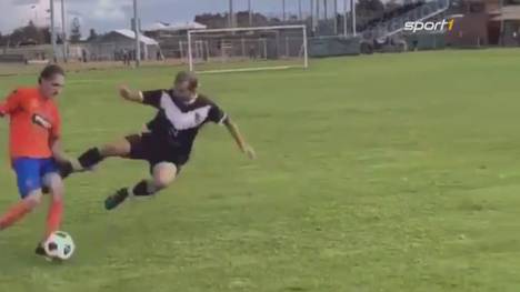 Tatort Australien: In der College-Liga zwischen den Sturt Lions und der Adelaide University kommt es zu einer ganz üblen Attacke. Gegen dieses Foulspiel wirken sogar Toni Schumacher und Tim Wiese harmlos.