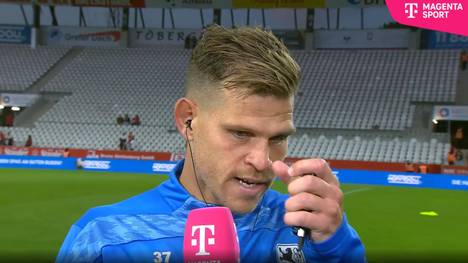 Kurz nach dem Auftaktspiel der Löwen, gedenkt Torschütze Florian Niederlechner seinem Freund Sven Ulreich. Der Sohn des Bayern-Keepers verstarb vor einigen Wochen aufgrund einer unheilbaren Krankheit.