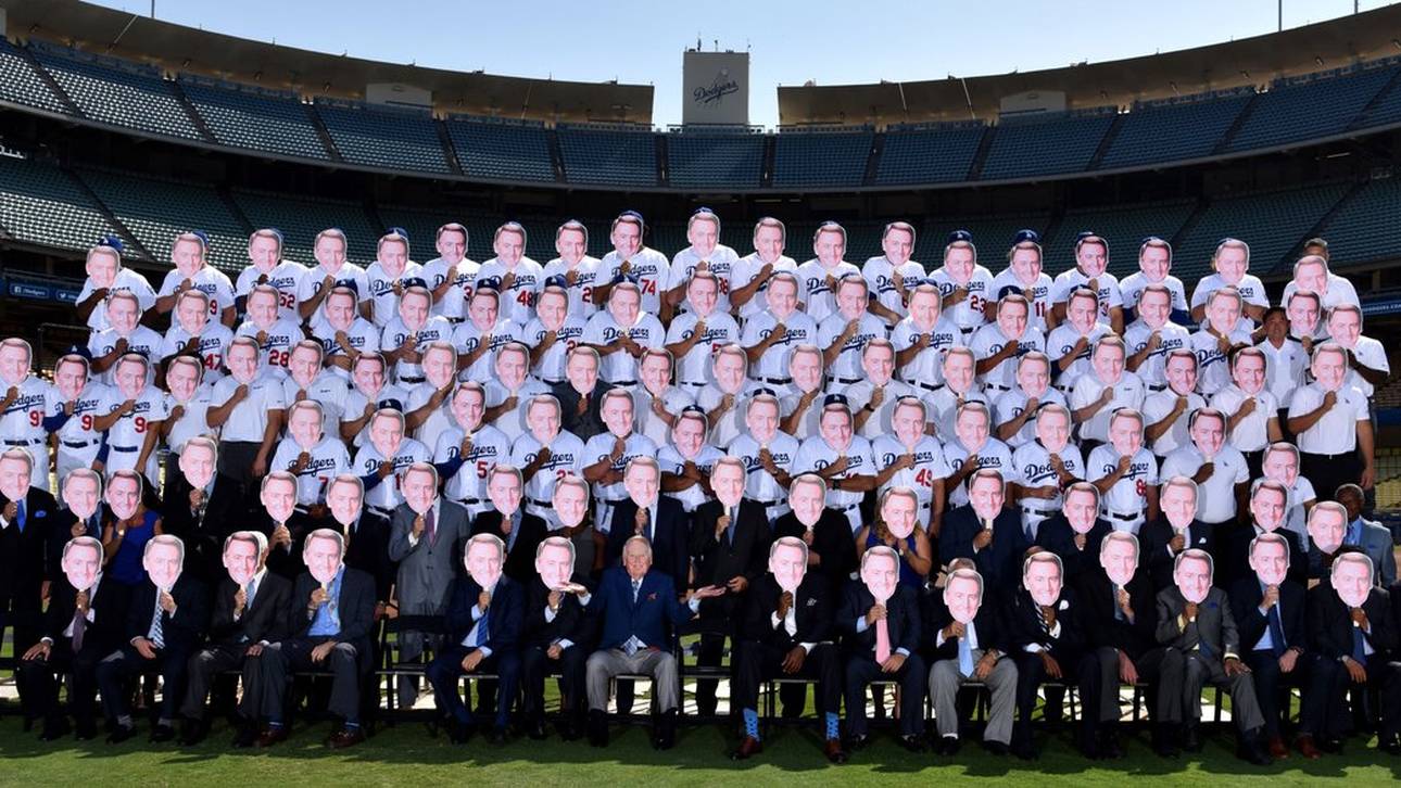 Maskenehrung für Reporterlegende