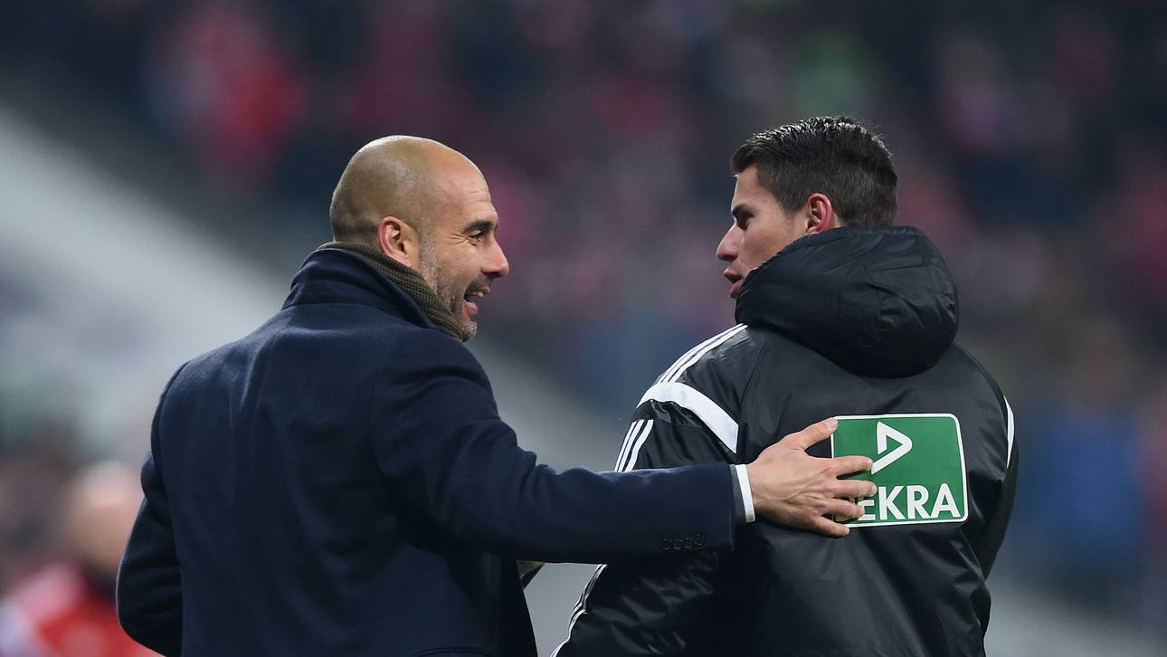 Guardiola umarmt den vierten Offiziellen