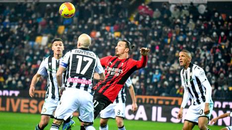 Zlatan Ibrahimovic erreicht eine besondere Tor-Marke. Nur Cristiano Ronaldo und Lionel Messi trafen in den Top-Ligen öfter.