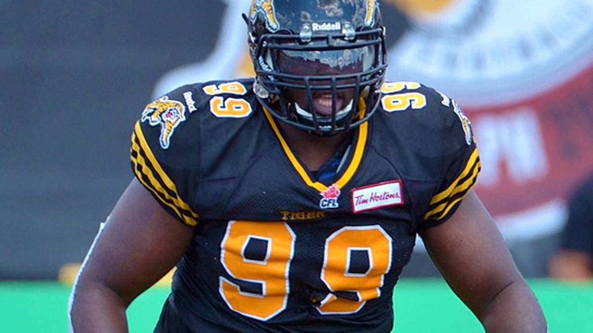 TORREY DAVIS (Defensive Tackle): Das Kraftpaket, das seit 2011 in der Canadian Football League unterwegs ist, wurde im Juli 2008 und März 2009 beim Fahren ohne gültigen Führerschein erwischt - dafür musste er kurzfristig ins Gefängnis. Zwei Wochen vor der zweiten Auffälligkeit hatte er das Team verlassen