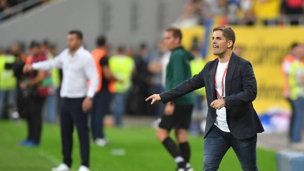 Spain's head coach Robert Moreno reacts from the sideline during the Euro 2020 football qualification match between Romania and Spain in Bucharest, Romania, on September 5, 2019. (Photo by Daniel MIHAILESCU / AFP)        (Photo credit should read DANIEL MIHAILESCU/AFP/Getty Images)