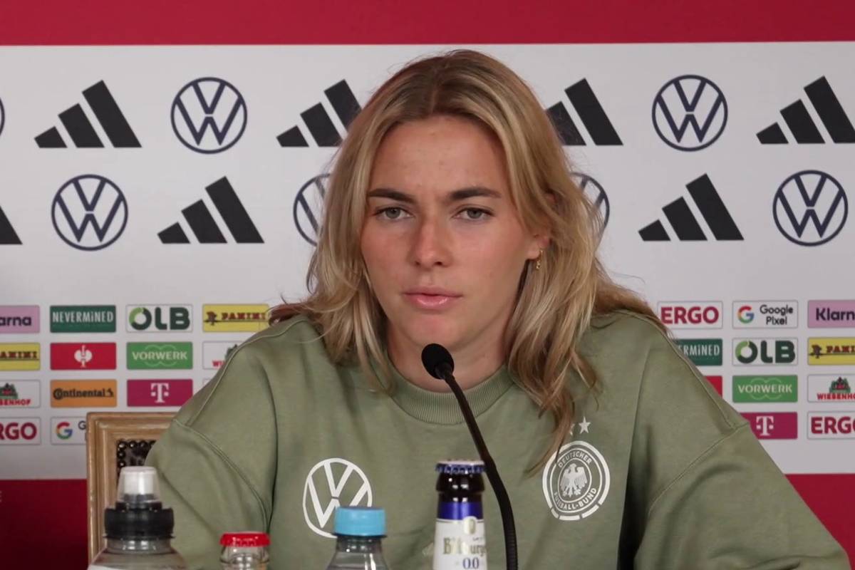 Laura Freigang und Rebecca Knaak berichten von einem schnellen Einfinden und guter Stimmung im DFB-Team in Bremen. Am 30. Mai spielt die DFB-Elf im Weserstadion gegen die Niederlande.
