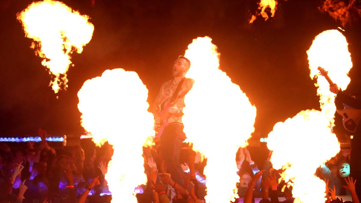 Großes Spektakel und große Show! Im Super Bowl LIII kämpfen nicht nur die New England Patriots und die Los Angeles Rams um den Titel - der Auftritt von Maroon 5 in der Halbzeitpause ist ebenfalls ein Highlight. SPORT1 zeigt die besten Bilder des Super Bowls und der Halftime-Show