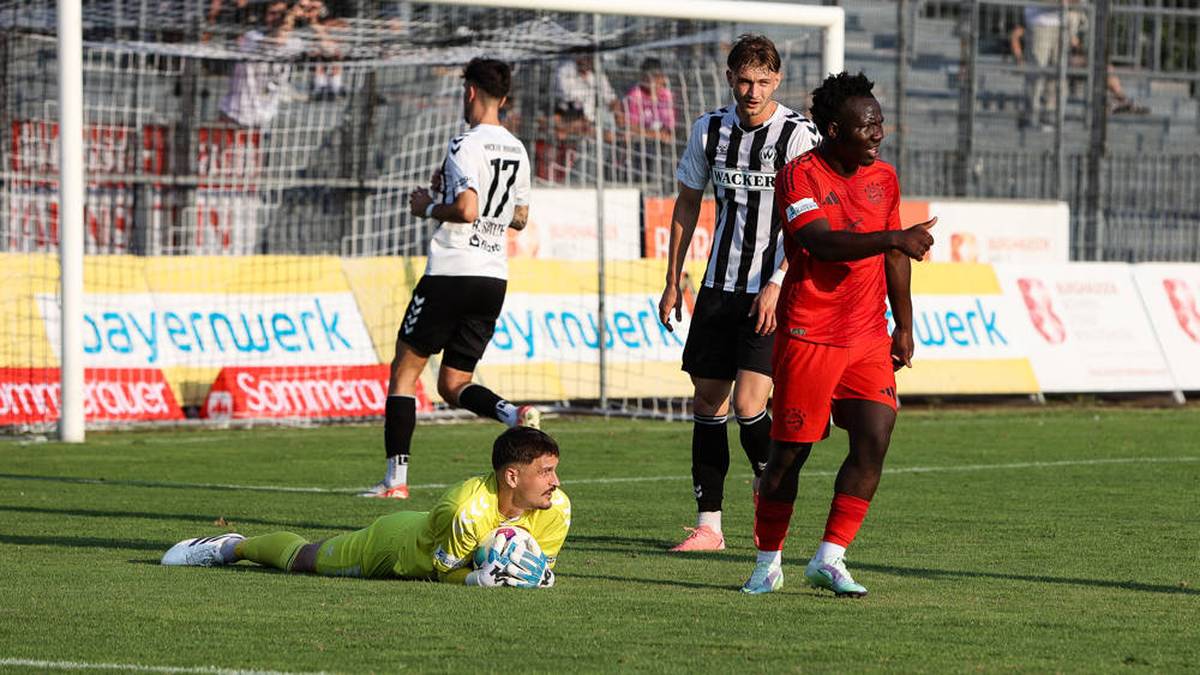 Nestory Irankunda gab in Burghausen sein Pflichtspieldebüt für Bayern II