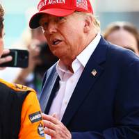 Lando Norris gewinnt das Formel-1-Rennen von Miami. Im Anschluss beglückwünscht Ex-US-Präsident Donald Trump dem McLaren-Fahrer. Sein Team veröffentlicht daraufhin ein Statement.