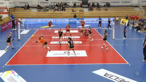 Die Roten Raben Vilsbiburg befinden sich mitten im Kampf und die Playoff-Plätze. Im Derby gegen Nawaro Straubing begeisterte  Vilsbiburg dann mit einem unfassbaren Ballwechsel.