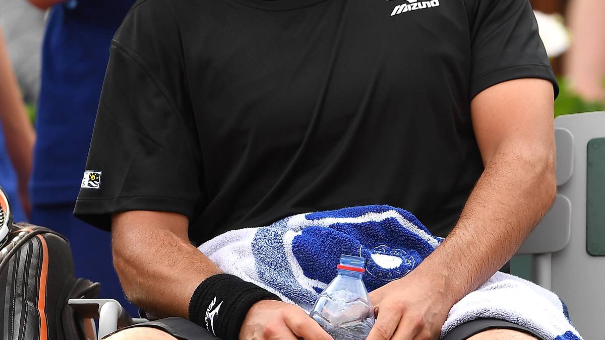 Die Leiden eines Tennis-Spielers: Marcos Baghdatis ist sichtlich gezeichnet von seinem Fünf-Satz-Spiel gegen Jo-Wilfried Tsonga
