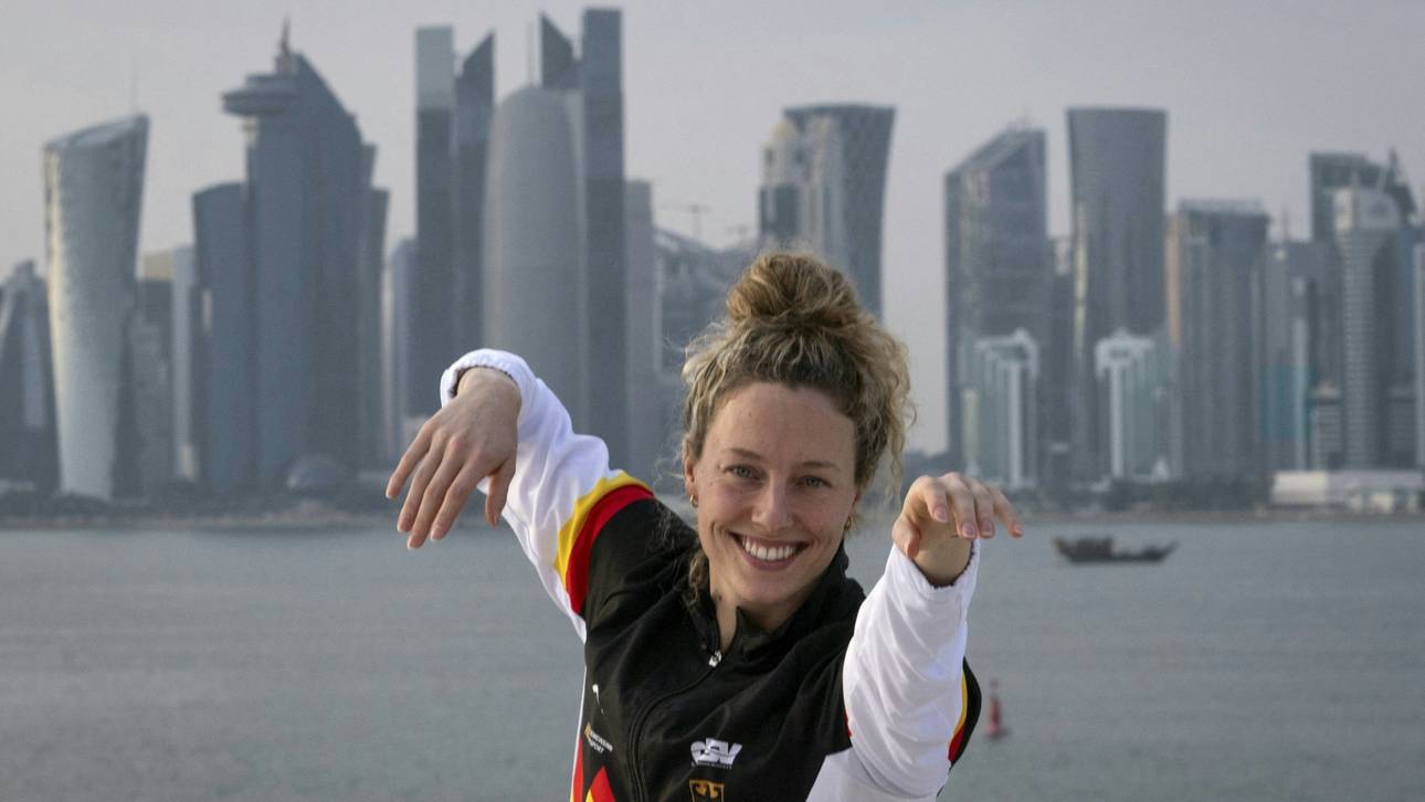 Im Alten Hafen von Doha: Kaltstart für die Schwimmer