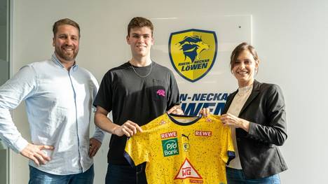 Steven Plucnar Jacobsen (M.) wechselt in die Bundesliga