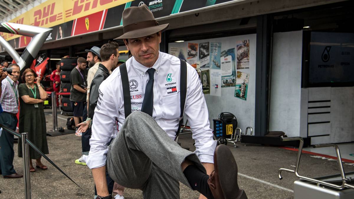 "Zeigt her eure Füße, zeigt her eure Schuh" - Will Wolff hier zeigen, dass er heute die ganz schnellen Schuhe anhat?