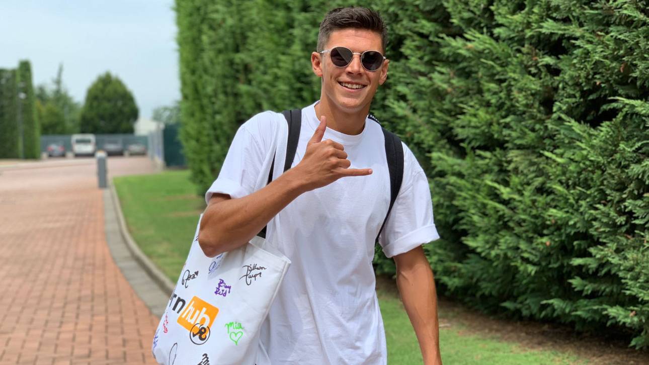 Atalanta-Profi trägt Porno-Tasche