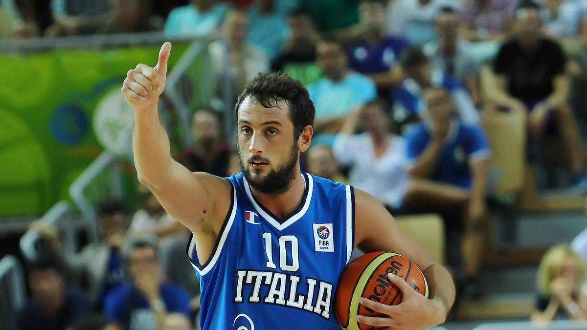 Italien: Shooting Guard Marco Belinelli (Sacramento Kings) - Neben Gallinari wird NBA-Shooter Belinelli es von Downtown regnen lassen. Der NBA-Champion (2014) genießt drei Jahre die harte Schule von Star-Coach Gregg Popovich und trifft im Achtelfinale vielleicht auf seine Ex-Kollegen aus San Antonio Tony Parker und Boris Diaw