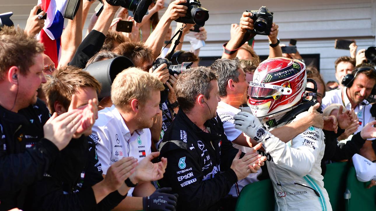 Hamilton gewinnt im Krimi-Finish