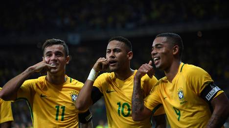 Philippe Coutinho (l.), Neymar und Gabriel Jesus (r.) stehen in der Startelf
