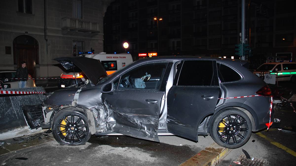 Juves Martín Cáceres wird im März 2013 in Turin ebenfalls Opfer eines unachtsamen Autofahrers. Nach Polizeiangaben übersieht ein entgegenkommendes Auto ein Stoppschild und prallt frontal mit Cáceres Porsche zusammen