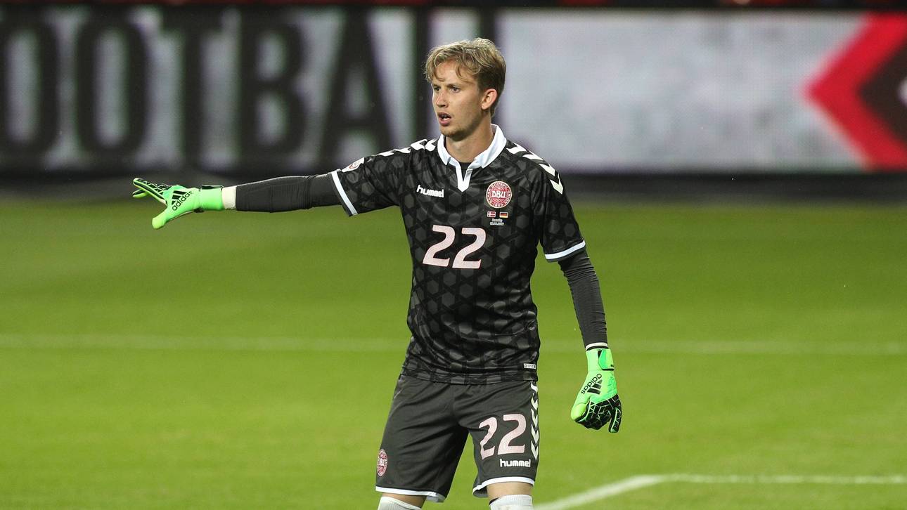 Eintracht holt dänischen Torhüter