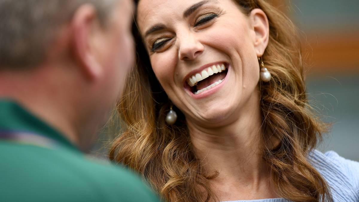 Die 37-Jährige verzaubert ihre Gegenüber mit einem strahlenden Lächeln...