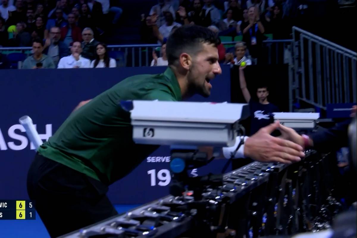 Für diesen Schlag klatscht Djokovic mit den Zuschauern ab