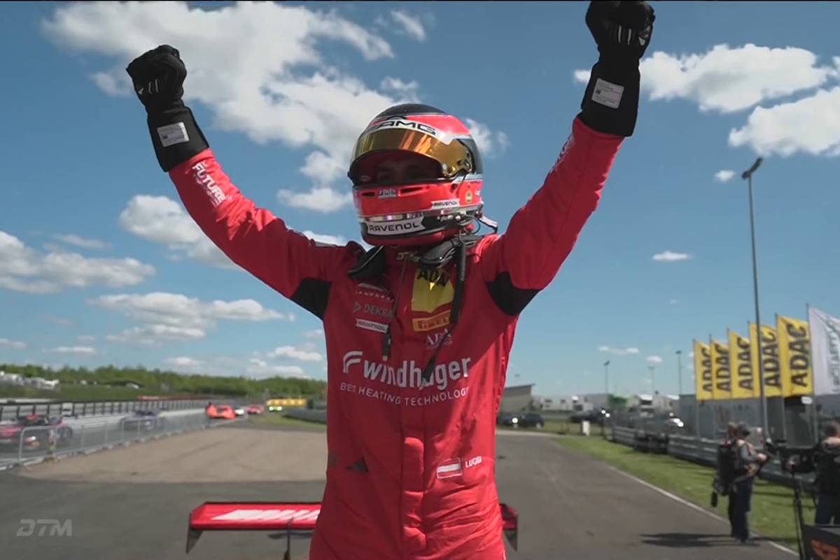 Saisonauftakt in der DTM in Oschersleben! Im ersten Rennen kommt es direkt zum Traumstart einer DTM-Legende - nach 931 Tagen steht ein österreichischer Fahrer wieder als Sieger auf dem Treppchen. 