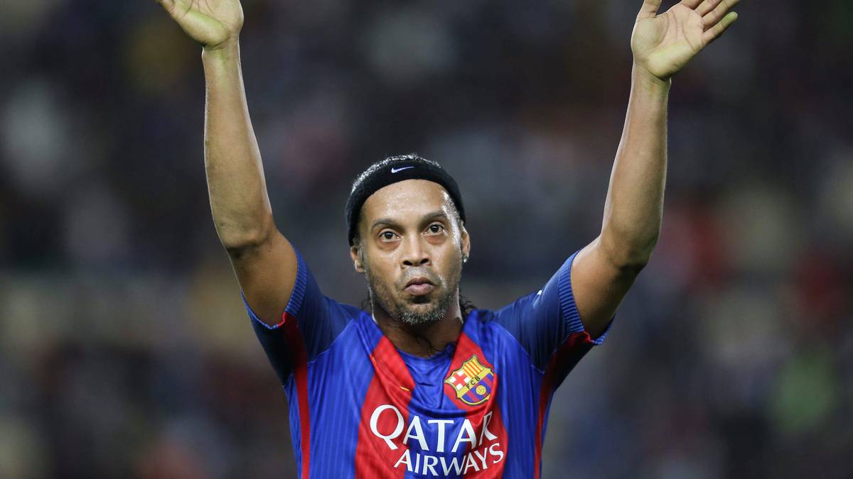 Stattdessen ging er zu Paris Saint-Germain, die damals noch ein Schattendasein fristeten und wurde schließlich beim FC Barcelona zum Weltstar