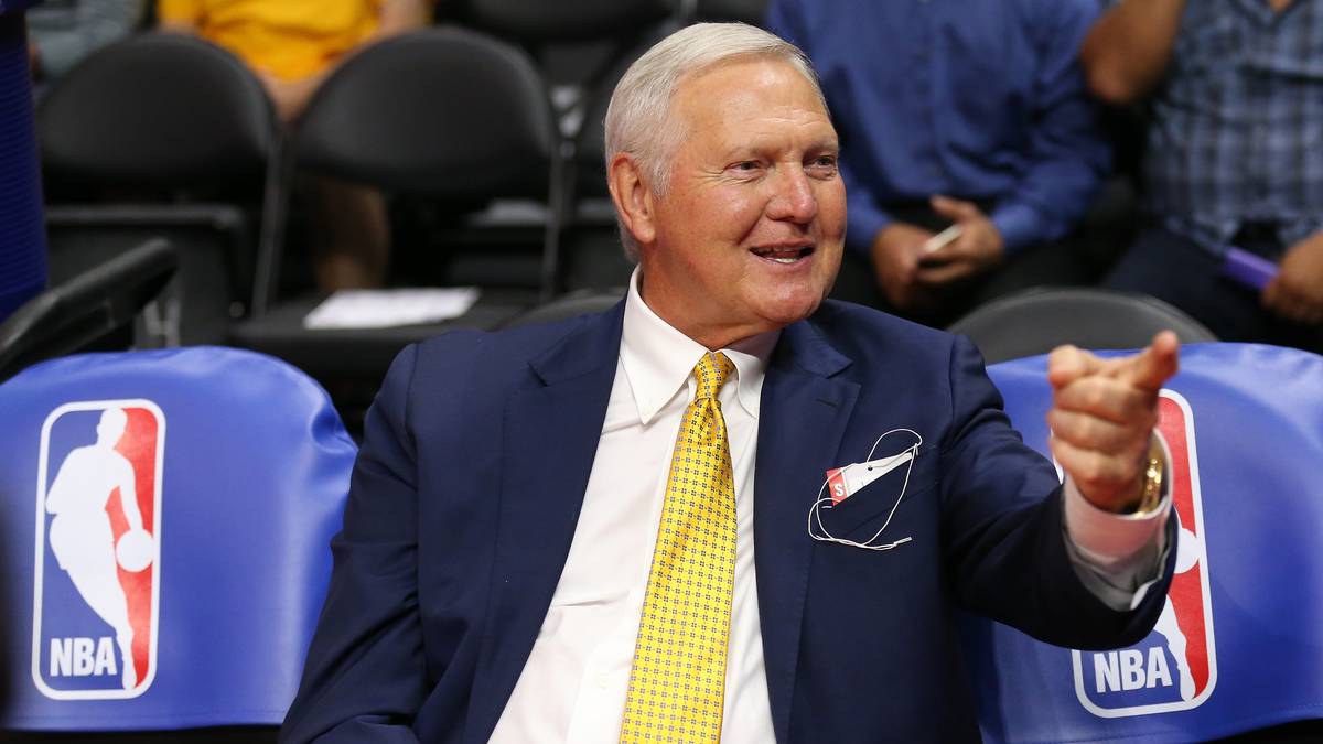 Willkommen in Los Angeles! Jerry "The Logo" West empfängt die Golden State Warriors im Staples Center. Die ehemalige Lakers-Legende will sich das Duell der Erzrivalen Clippers gegen Warriors aus nächster Nähe ansehen