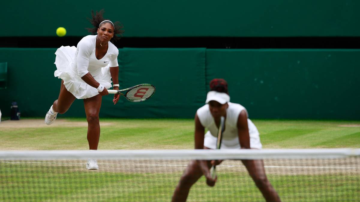 Day Twelve: The Championships - Wimbledon 2016 Neben den Einzelwettbewerben traten Serena (l.) und Venus (r.) Williams auch gemeinsam im Doppel an. Sechs Mal konnten sie im Doppel gewinnen