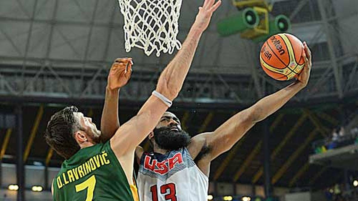 Im dritten Viertel drehen die US-Amerikaner angeführt von James Harden richtig auf und ziehen davon