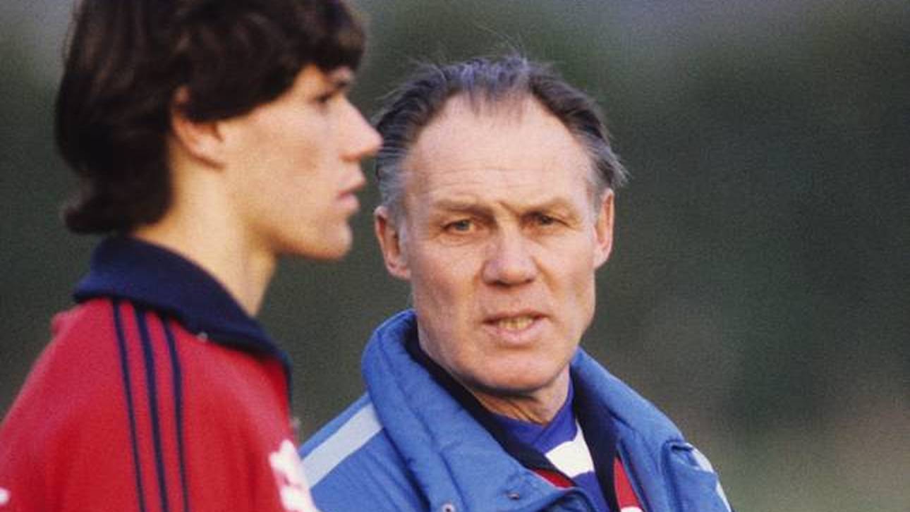 Rinus Michels und der junge Marco van Basten einige Jahre vor der EM 1988