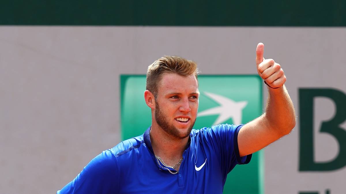 Das ist Fairplay. Jack Sock gratuliert seinem Gegner Alberto Ramos Vinolas zu einem guten Schlag