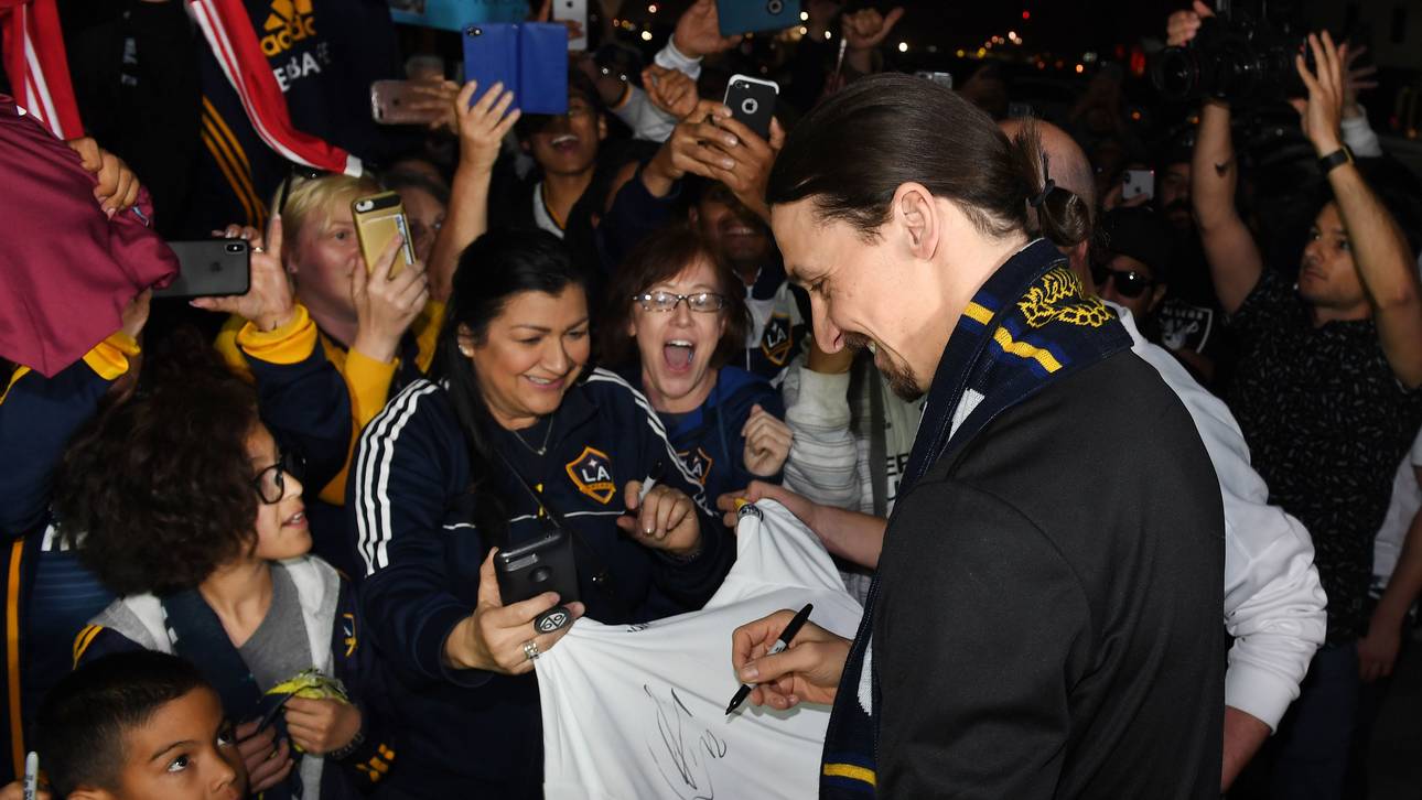 Zlatan Ibrahimovic nimmt sich Zeit für seine Fans