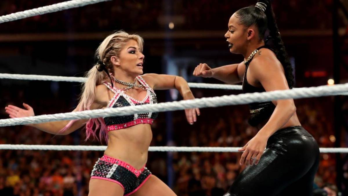 Los geht es mit Alexa Bliss, die im vergangenen Herbst noch die SPORT1-Redaktion besucht hatte. Nummer zwei ist Bianca Belair, Toptalent der Nachwuchsliga NXT. Ihr Markenzeichen ist der über einen Meter lange Pferdeschwanz, den sie auch gern als Waffe im Match einsetzt