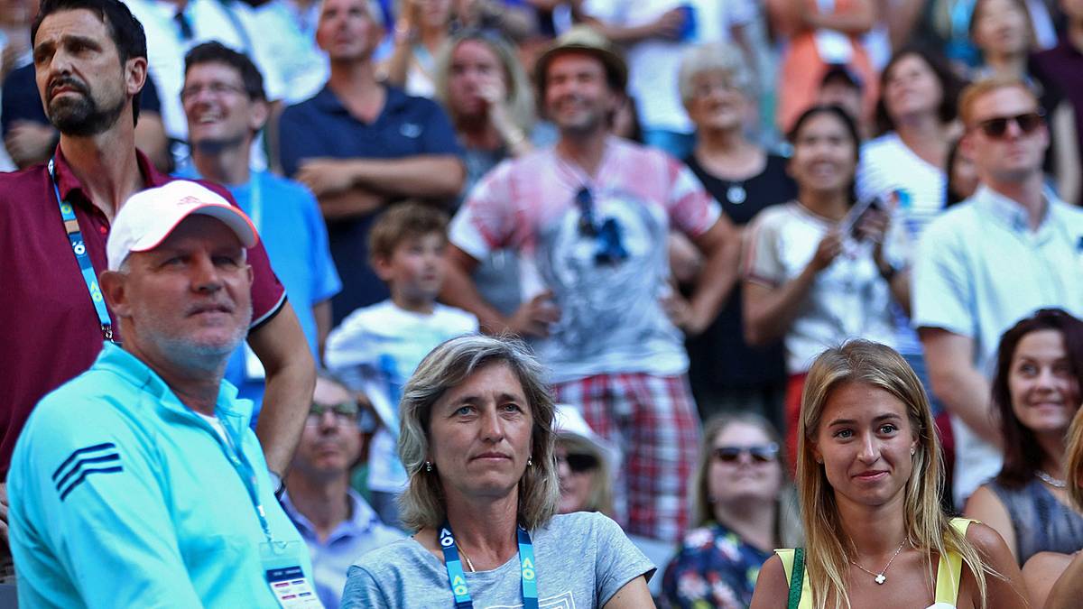 Auch seine Eltern Alexander und Irina sind wie so oft vor Ort: "Wenn ich dann in die Box schaue und das sehe, ist alles gut", sagt Zverev