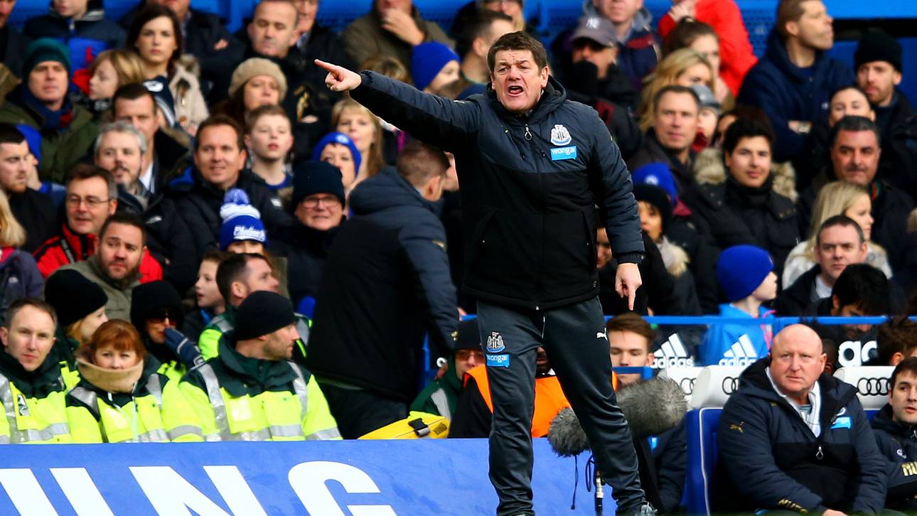 Carver bleibt Trainer in Newcastle