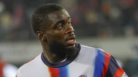 Die Bayern wollen mit Dayot Upamecano verlängern, doch der Franzose zögert mit seiner Unterschrift. Das weckt Erinnerungen an zwei andere prominente Kaugummi-Vertragspoker der jüngeren Vergangenheit.