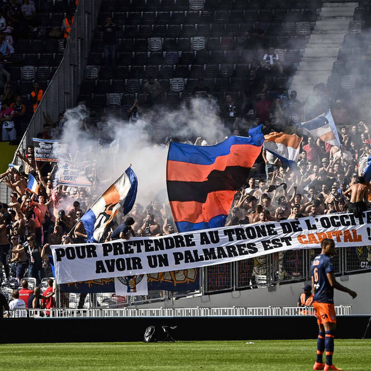 Ausschreitungen überschatten das Duell zwischen dem FC Toulouse und HSC Montpellier. Tränengas, Pyro und Festnahmen stehen im Brennpunkt.