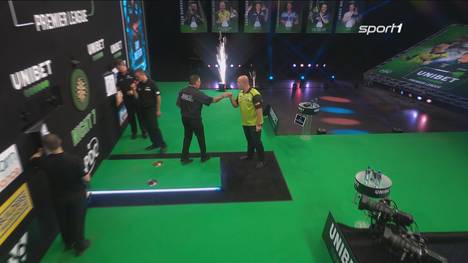 Die beiden Darts-Giganten Michael van Gerwen und Gary Anderson trennen sich am 8. Spieltag der Darts Premier League unentschieden. Anderson behält im Letzten Leg die Nerven und kann die Niederlage noch verhindern.