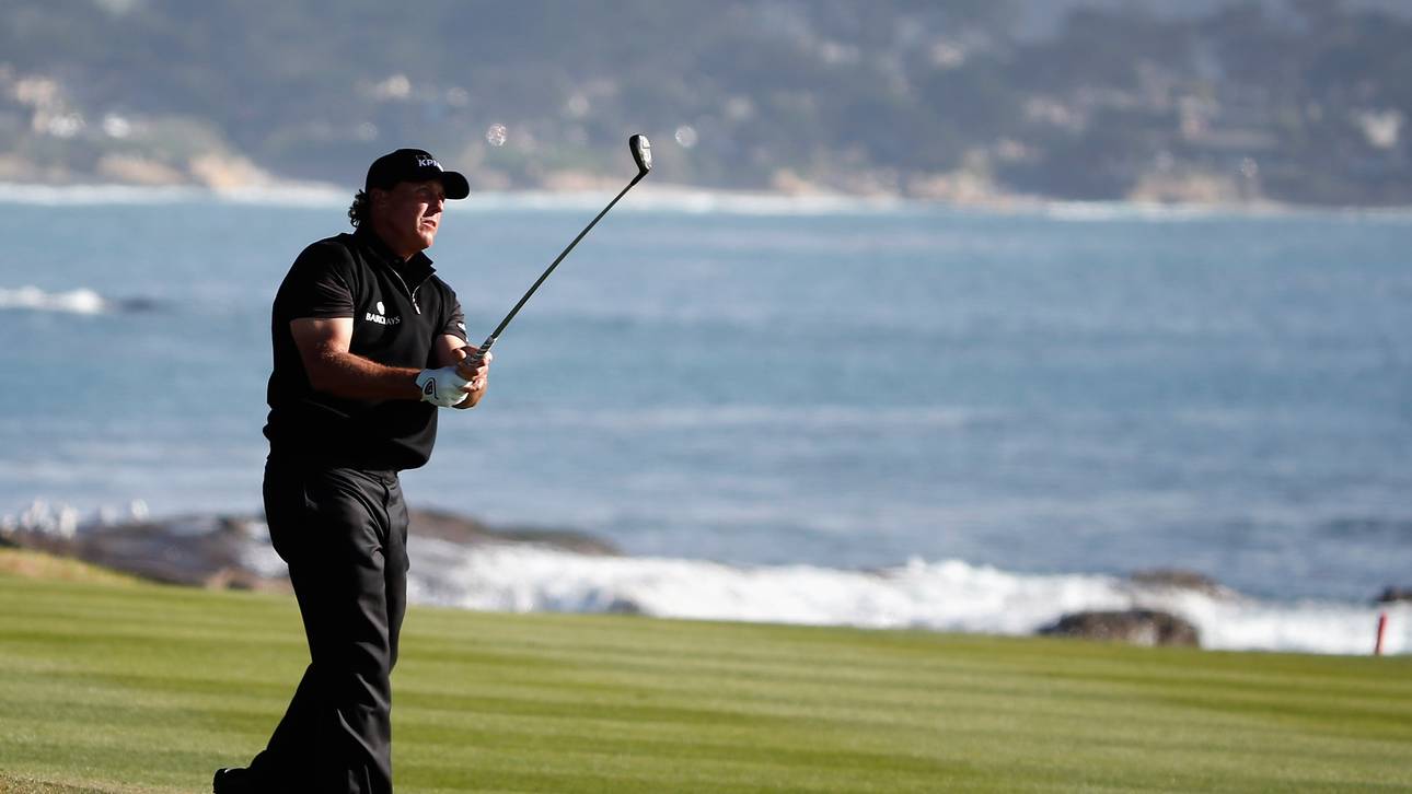Mickelson vergibt Sieg in Pebble Beach