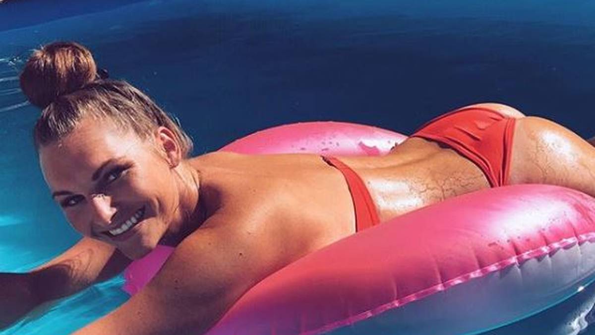 Alice lebt mit ihrem Freund in der deutschen Hauptstadt, schließlich läuft der Rückraumspieler für die Füchse Berlin auf. In ihrer Freizeit planscht sie gern im Pool