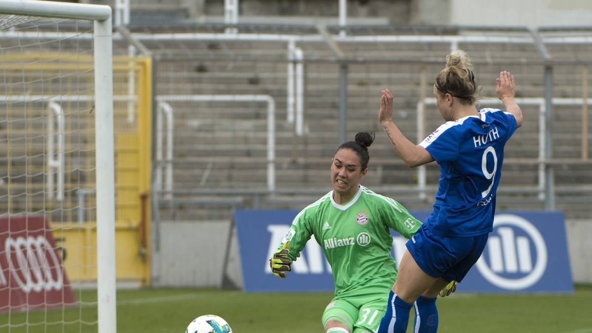 PLATZ 3: TURBINE POTSDAM - Wolfsburg und Bayern dürften erneut unerreichbar sein. Potsdam hat aber gute Chancen "Best of the Rest" zu werden. Die Abgänge von Tabea Kemme und Lia Wälti schmerzen. Mit Lena Petermann hat man aus Freiburg jedoch eine starke Stürmerin geholt, die zusammen mit Svenja Huth (Bild) für Furore sorgen könnte
