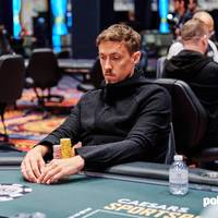 Nach starkem Start wurde Max Kruse an Tag 2 der $10.000 Seven Card Stud Championship kalt erwischt. Ein deutsches Bracelet ist dennoch möglich.