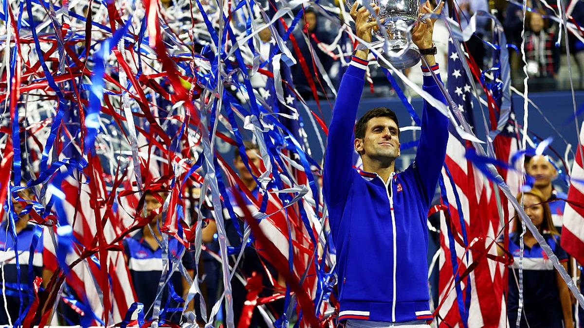 Auf der Gegenseite kann Djokovic gleich seine erste Breakmöglichkeit nutzen und sich den Durchgang sichern. In einer hochdramatischen Partie gewinnt der Serbe nach 3:20 Stunden mit 6:4, 5:7, 6:4, 6:4